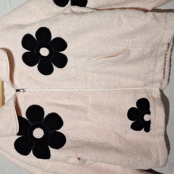 Pink Sherpa Teddy Jacket, Cropped with Black Floral Design, Fashion, Sz 6, NWOT - Picture 5 of 11